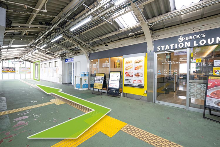 JR｢東中野駅｣東口改札を出て、左へ進み、突き当りを右へ曲がり階段を降ります